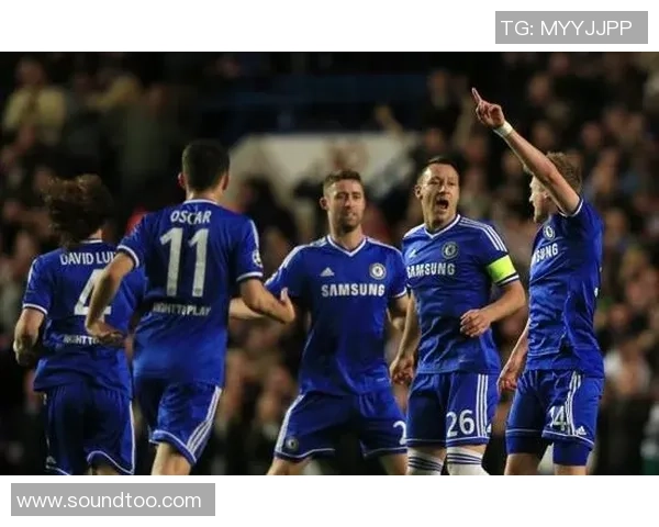 本菲卡小胜巴黎圣日耳曼友谊赛精彩瞬间引发全场热烈反响 本菲卡小胜巴黎圣日耳曼友谊赛精彩瞬间引发全场热烈反响