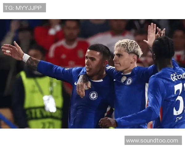 中超精彩对决本菲卡凭乌龙球战胜切尔西全场沸腾 中超精彩对决本菲卡凭乌龙球战胜切尔西全场沸腾